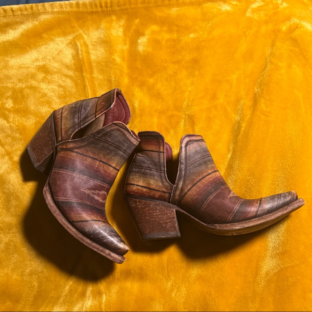 Ariat Brown and Tan Ankle Boots